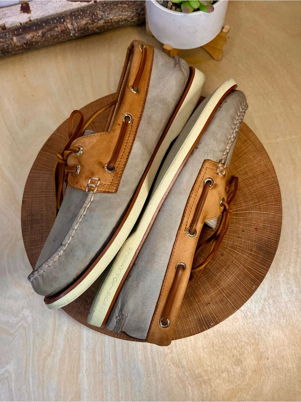 Sperry Gold Cup Boat Shoes 10.5M Tan Grey Nubuck Leather Authentic Original